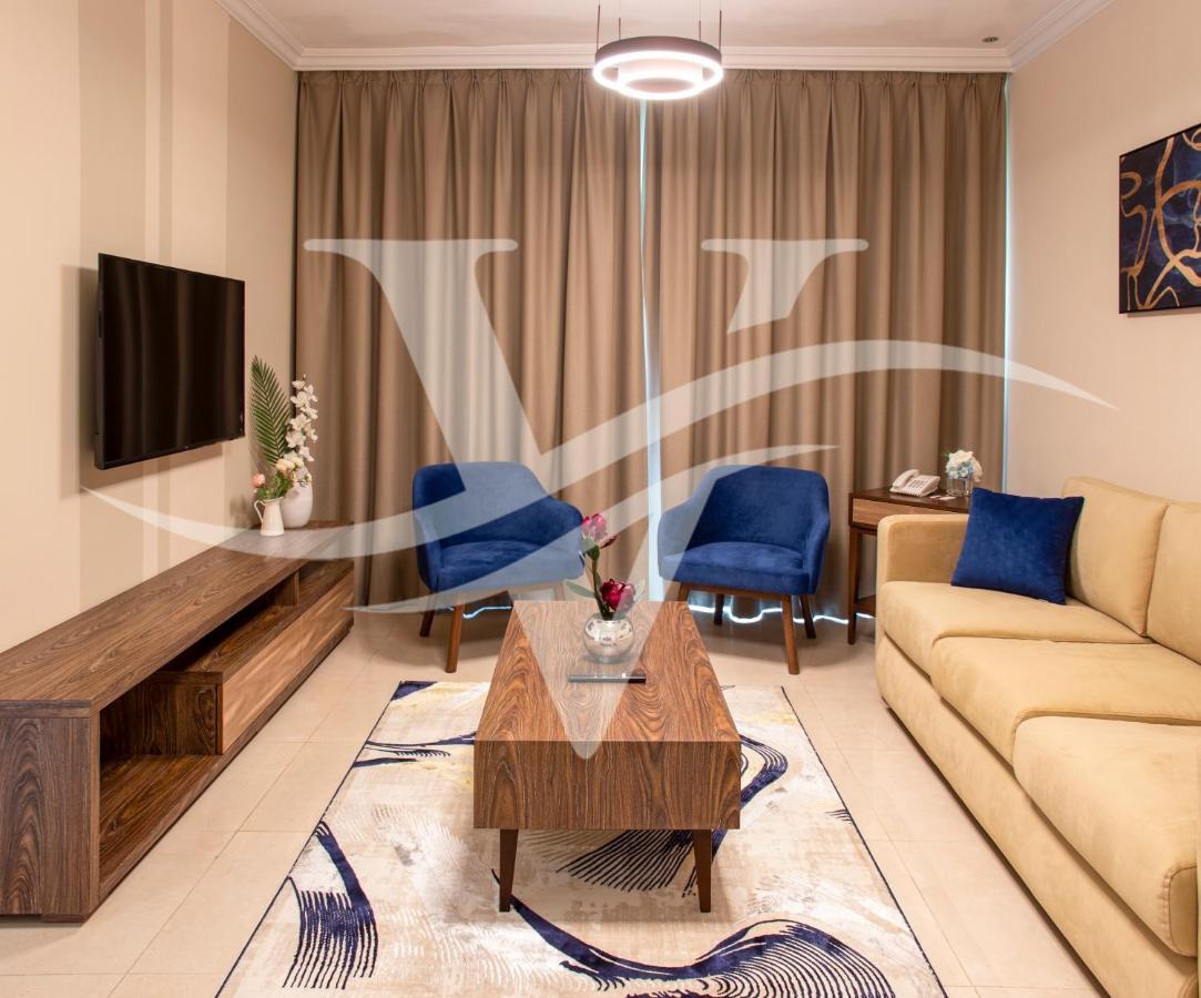 Viola Hotel Apartments Шарджа Екстериор снимка