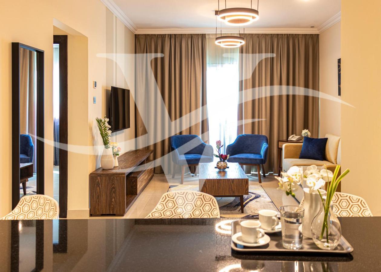 Viola Hotel Apartments Шарджа Екстериор снимка