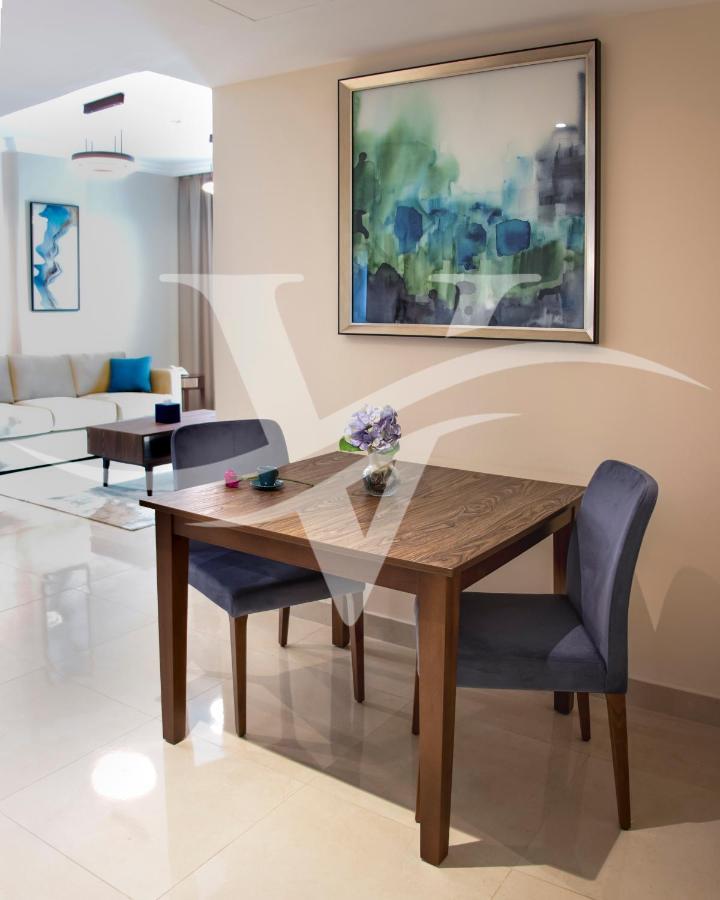 Viola Hotel Apartments Шарджа Екстериор снимка
