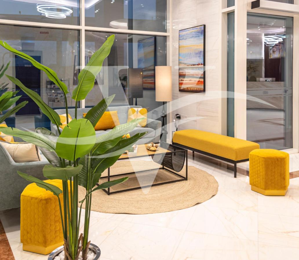Viola Hotel Apartments Шарджа Екстериор снимка